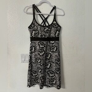 Lola Dress black and White